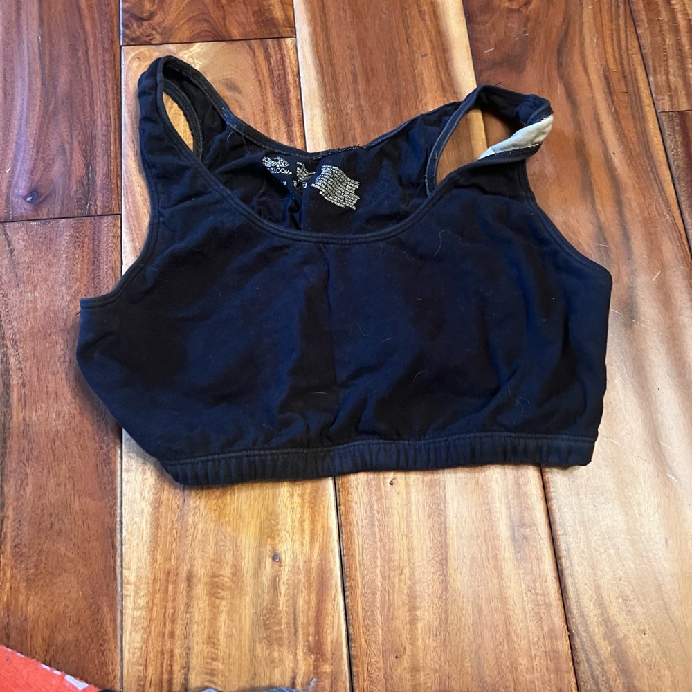 Women’s fruit of the loom black sports bra. Size 36